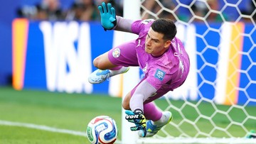 Kiper-Paraguay-Jual-Segalanya-Demi-Anak-yang-Terbaring-di-RS