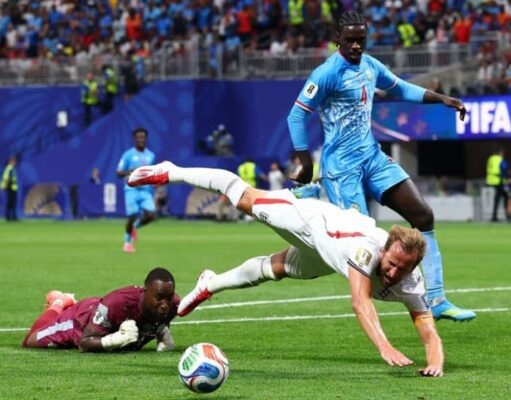 Kontroversi VAR: Kane Tak Dapat Penalti, Alan Shearer Marah