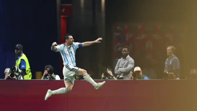 Lionel-Messi-Bangkit-dari-Gagal-Penalti-Bawa-Argentina-Menang-Dramatis-Atas-Mesir
