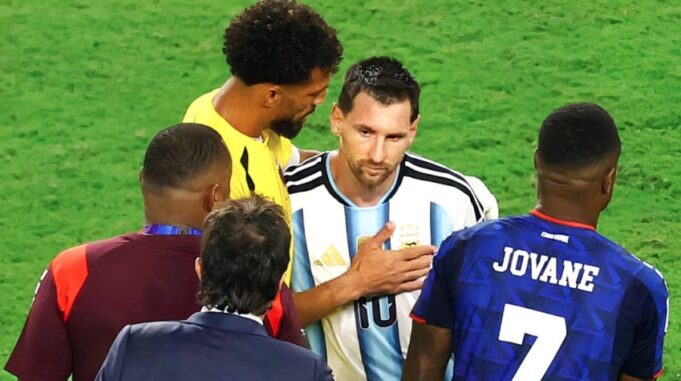 Lionel Messi Jadi Pusat Kontroversi Usai Argentina Lolos ke 16 Besar Piala Dunia 2026