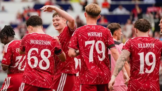 Liverpool-Menang-4-2-atas-Sunderland-Iraola-Soroti-Performa-dan-Cedera-Gomez