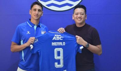 Luka-Menalo-Pilih-Nomor-9-di-Persib-Bandung-Terinspirasi-Ronaldo