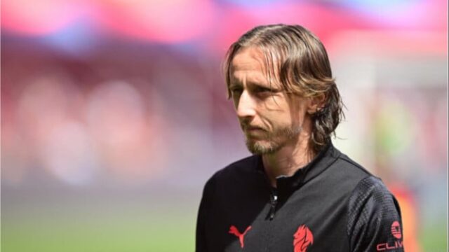 Luka-Modric-Perpanjang-Kontrak-dengan-AC-Milan-Hingga-2027-1