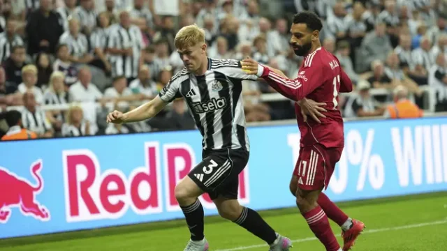 Manchester-United-Incar-Lewis-Hall-Manfaatkan-Kekacauan-di-Newcastle