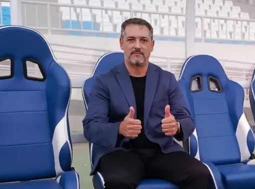 Marcos Santos Tetap Di Kursi Pelatih Arema FC Hingga Akhir Piala Presiden 2026