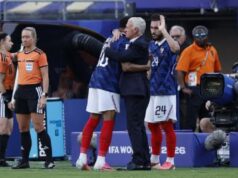 Mbappe Peluk Deschamps, Haru di Tengah Duka Sang Pelatih