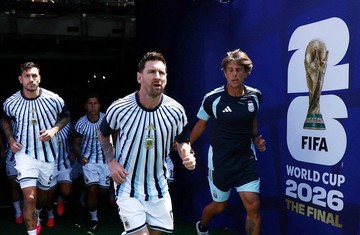 Messi-Beri-Motivasi-Tenang-Sebelum-Argentina-Kalah-dari-Spanyol-di-Final-Piala-Dunia-2026