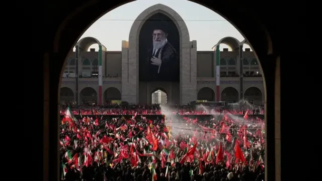 Metro-Teheran-Catat-7-Juta-Perjalanan-Saat-Pemakaman-Ali-Khamenei