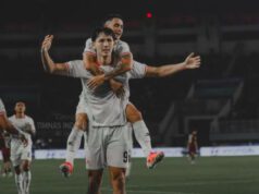 Mitchell Baker Hattrick Debut, Media Hongkong Terkesima