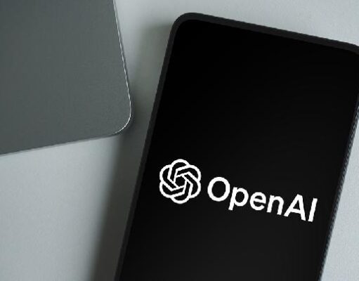 OpenAI Luncurkan Perangkat Keras Pertama Berupa Speaker Cerdas Tanpa Layar