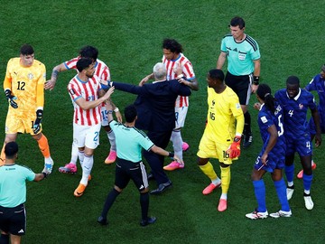 Paraguay-Kalah-0-1-dari-Prancis-Kritik-Tindakan-Konyol-Menguat