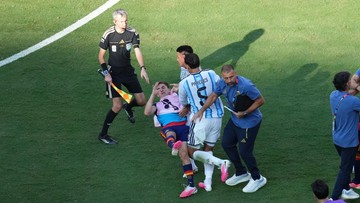 Paredes-Dapat-Kartu-Merah-Usai-Cekik-Eric-Garcia-dan-Banting-Gavi-di-Final-Piala-Dunia-2026
