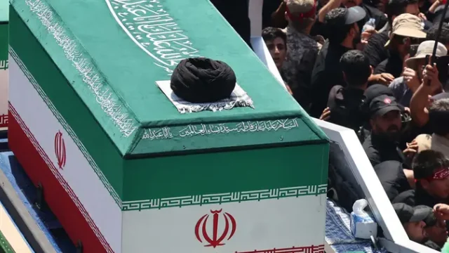 Pemakaman-Ali-Khamenei-Jadi-Simbol-Perlawanan-Terhadap-AS