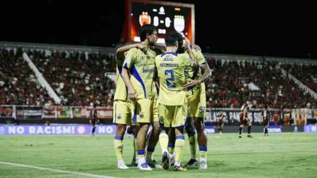 Persib-Bandung-Ganti-Sembilan-Pemain-Persiapan-Besar-untuk-Musim-20262027