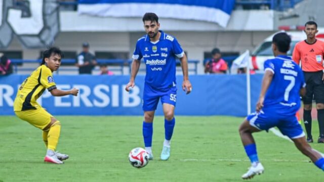 Persib-Bandung-Kehilangan-Frans-Putros-Bukan-Karena-Gaji-tapi-Tantangan-Baru