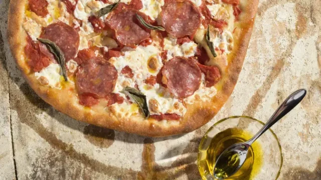 Pizza-Beku-Red-Baron-Rayakan-50-Tahun-dengan-50-Topping