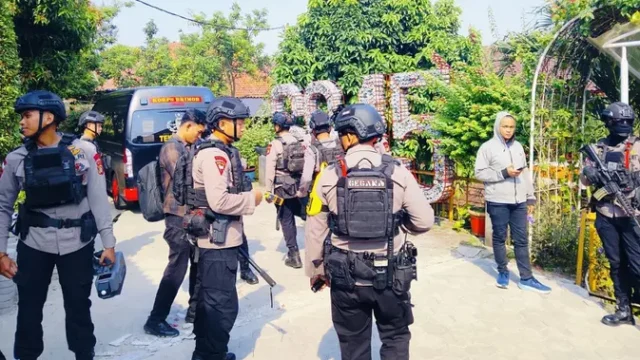 Polisi-Tangkap-Pria-yang-Ancam-Bom-lewat-WhatsApp-ke-SDN-Srengseng-Sawah