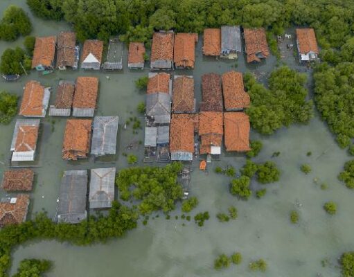 Potensi Banjir Rob Melanda Pesisir Utara Jawa Barat pada 9–16 Juli