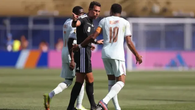 Prancis-Kalahkan-Maroko-Mbappe-Keluar-Awal-karena-Benturan-Pergelangan-Kaki