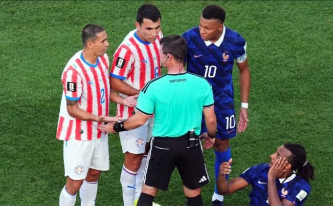 Prancis Menang 1-0, Tapi 30 Pelanggaran Paraguay Tak Dihukum Wasit