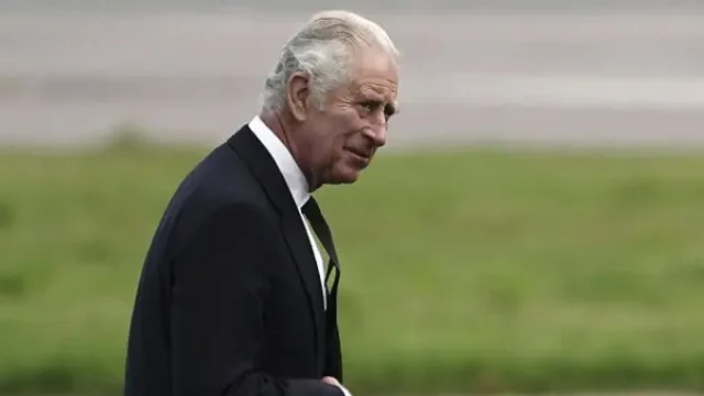 Raja-Charles-III-Bertemu-Cucu-Kedua-Pangeran-Harry-Setelah-Empat-Tahun