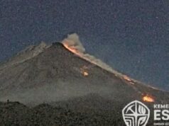 Ramai Pendaki Nyawa Taruhan di Gunung Merapi yang Masih Siaga