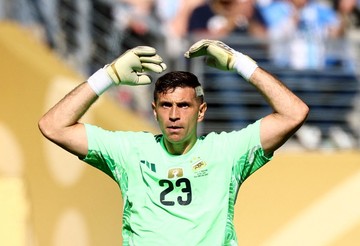 Rekor-Penyelamatan-Martinez-Sia-sia-di-Final-Piala-Dunia-2026