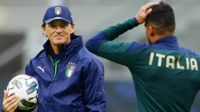 Roberto-Mancini-Kembali-Pimpin-Timnas-Italia-Minta-Maaf-dan-Janji-Bangkitkan-Gli-Azzurri