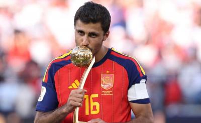 Rodri-Jadi-Pemain-Kelima-yang-Raih-Piala-Dunia-Liga-Champions-dan-Ballon-dOr