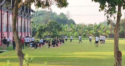 Shin-Tae-yong-Pimpin-Latihan-Perdana-Persija-Jakmania-Memadati-Lapangan