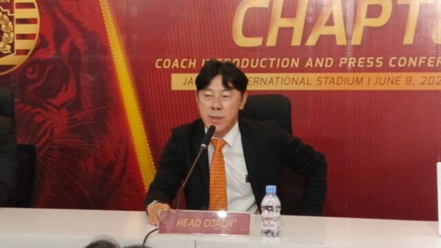 Shin-Tae-yong-Tanggapi-Sanksi-10-Tahun-dari-Korea-Selatan-Tetap-Lanjutkan-Tugas-di-Persija
