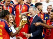 Spanyol Juara Piala Dunia, Lamine Yamal Satu-Satunya yang Dipeluk Raja Felipe VI