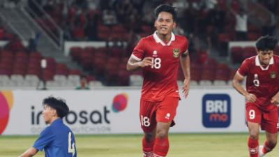 Toni-Firmansyah-Genjot-Fisik-di-Masa-Jeda-Kompetisi-Demi-Posisi-Utama-di-Persebaya