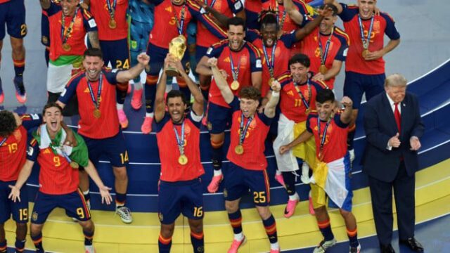 Trump-Teguh-di-Podium-Saat-Spanyol-Rayakan-Juara-Piala-Dunia-2026