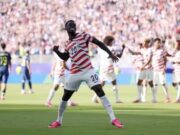UEFA Tuding FIFA Melampaui Batas Cabut Kartu Merah Balogun
