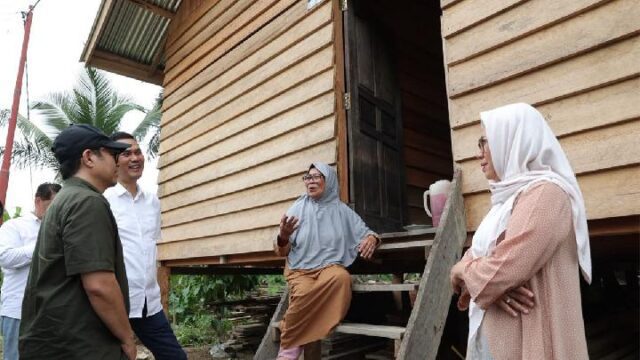 UGM-dan-Kagama-Serahkan-26-Hunian-Sementara-bagi-Korban-Banjir-Aceh-Tamiang
