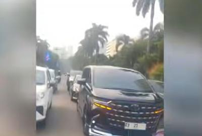 Viral-Mobil-Patwal-RI-21-Diduga-Memepet-Pengemudi-di-Senayan-Polda-Metro-Mulai-Dalami
