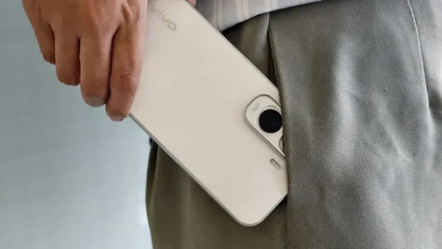 Vivo-Y500-Luncur-dengan-Baterai-8.100mAh-Terbesar-dalam-Sejarah-Smartphone-Vivo