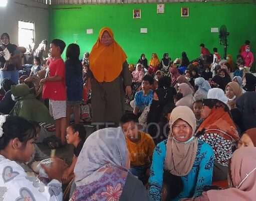 Warga Tangerang Dikepung Asap Kebakaran TPA Jatiwaringin, Sebagian Mengungsi