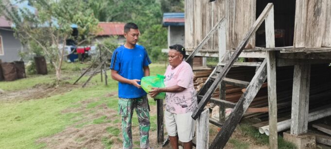 Satgas TMMD Ke-129 Kodim 1807/Sorong Selatan Bagikan 100 Paket Sembako dan Nutrisi, Wujud Nyata Kepedulian Cegah Stunting