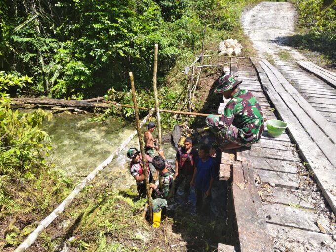 Satgas TMMD Ke-129 Kodim 1807/Sorong Selatan Kebut Pembangunan Jembatan Beton, Wujudkan Akses yang Lebih Baik untuk Warga Kampung Sesor