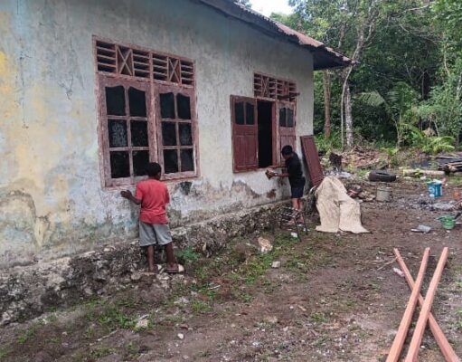 Rehab rumah milik Bapak Herman capai 80 persen, Satgas TMMD ke-129 Kodim 1807/Sorong Selatan hadirkan harapan baru bagi warga
