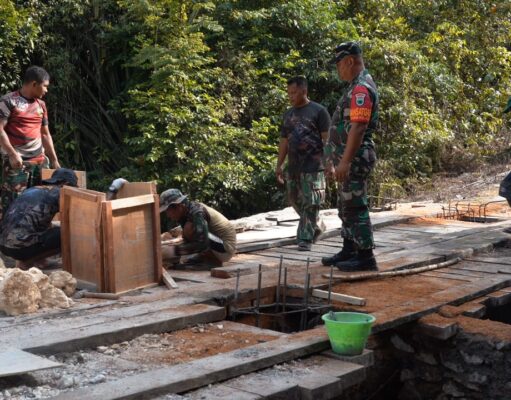 Rehab Jembatan TMMD Ke-129 Capai 55 Persen, Satgas TMMD Percepat Konektivitas dan Akses Masyarakat Kampung Sesor
