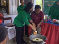 Dansatgas TMMD Ke-129 Kodim 1807/Sorong Selatan Bersama Persit Dorong Kemandirian Ekonomi Warga Melalui Penyuluhan dan Pelatihan UMKM