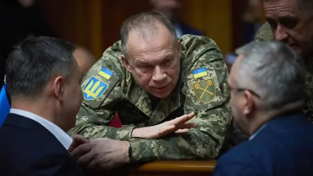 Zelenskyy-Ganti-Panglima-Militer-Ukraina-Amid-Protests