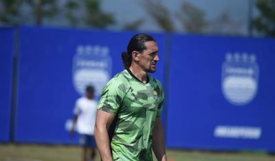 Zlatko-Runje-Terkesima-Warga-Bandung-Selalu-Tersenyum-Bahagia