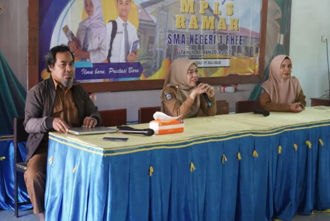 Diskominfotiksandi Kabupaten Sumbawa Pemateri MPLS di SMAN 1 Rhee