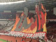 32 Tahun Menanti, Milanisti Indonesia Sambut AC Milan dengan Tifo ‘Bentornato Amore’