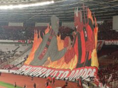 32 Tahun Menanti, Milanisti Indonesia Sambut AC Milan dengan Tifo ‘Bentornato Amore’