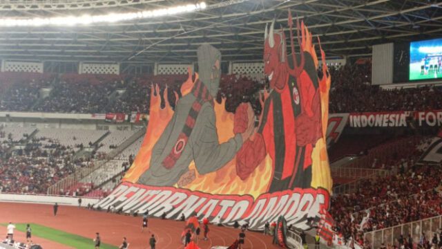 32-Tahun-Menanti-Milanisti-Indonesia-Sambut-AC-Milan-dengan-Tifo-Bentornato-Amore